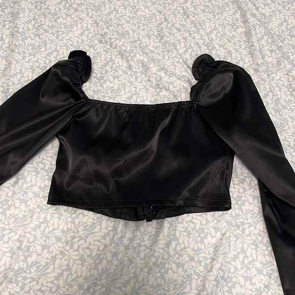 Black crop top - Picture 3 of 3